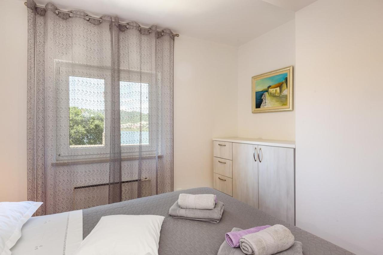 Apartment Jadranka With Sea View In Rogotin エクステリア 写真